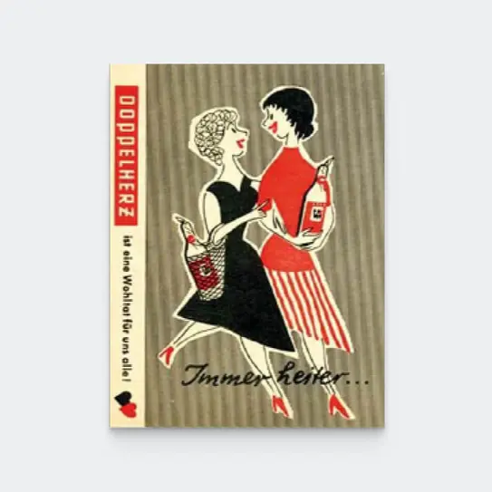 图像展示了两位女性在快乐地相拥，手中各持一瓶饮料。两人穿着时尚，背景为条纹图案，整体传达出轻松愉快的氛围。上方有文字“IMMERSCHERER...”，及品牌名称“DOPPELHERZ”。